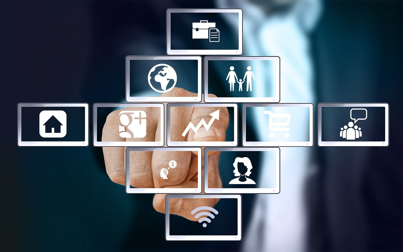 【互联网经济周刊】阿里云和华为云相继推动国外市场；AWS在英国运行；、微软Azure和谷歌云反垄断调查；中国联通回复说，美国FCC被列入安全威胁细节