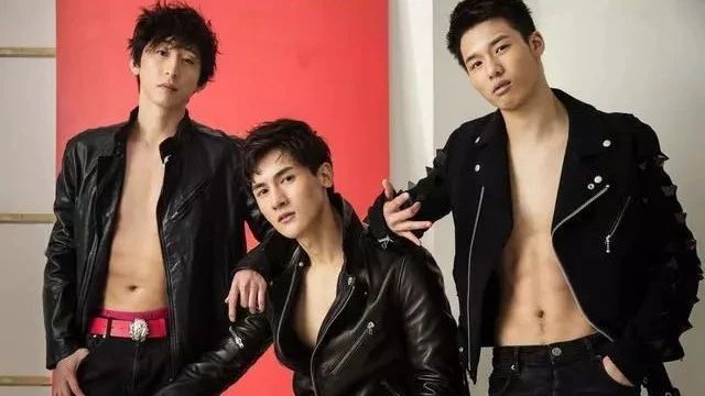 体育早餐4.25 ｜ 德国足协申请2024年欧洲杯 跳水冠军林跃陈艾森跨境参加《激情飞车》